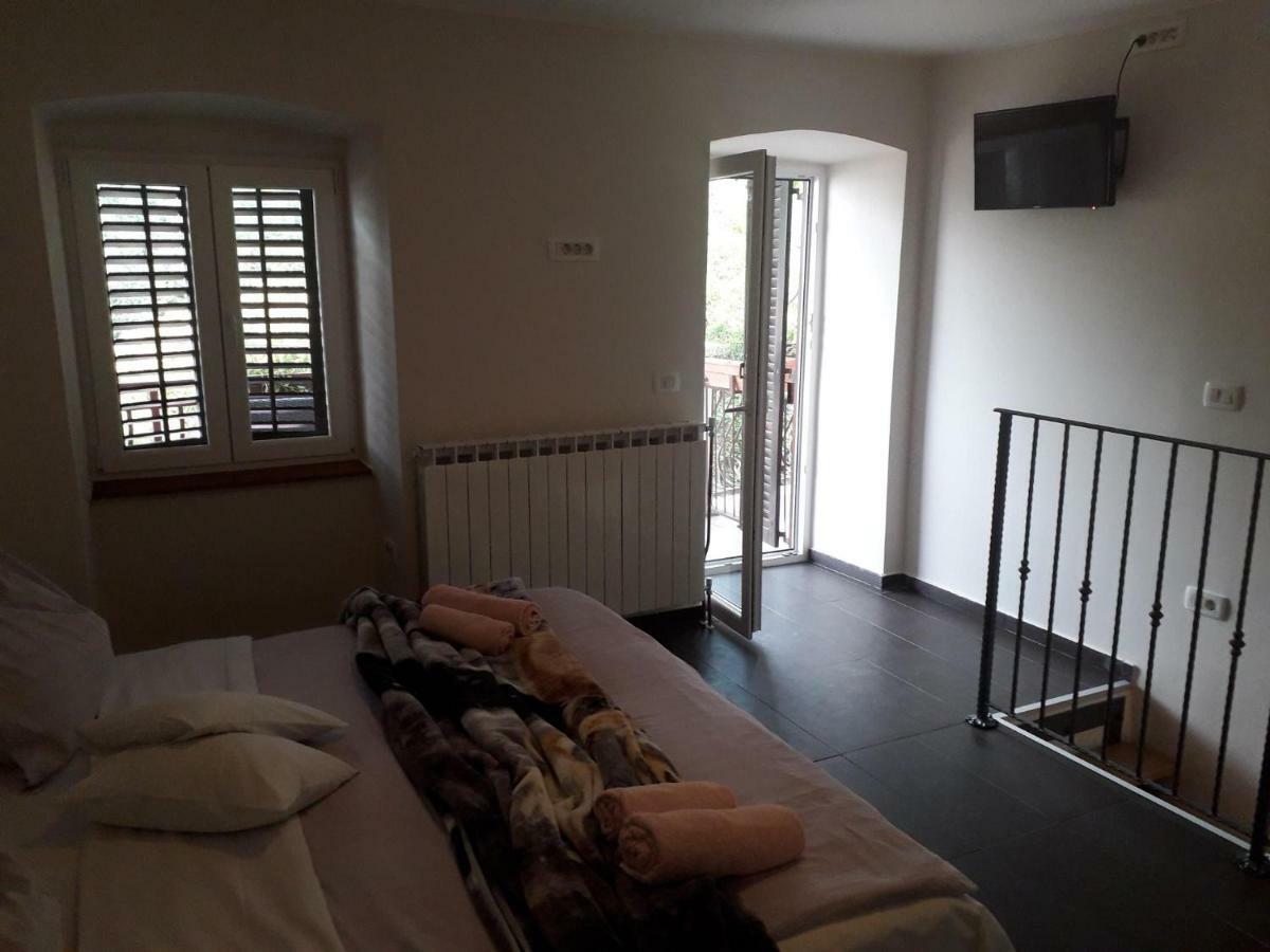 Apartments And Rooms Deskovic มอชเชนิชกา ดรากา ภายนอก รูปภาพ